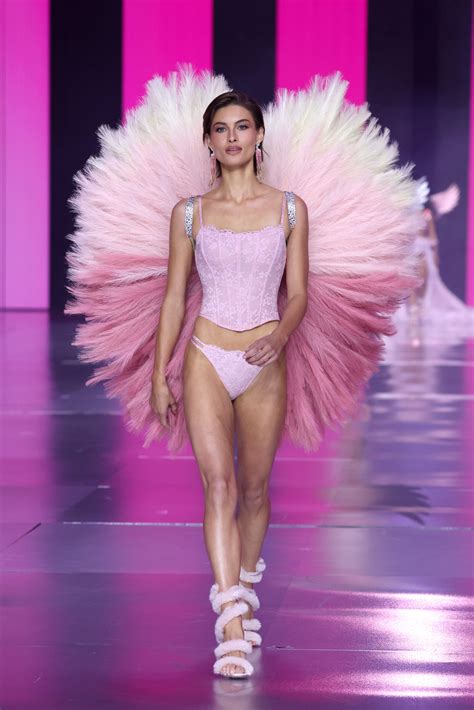 2024 Victoria’s Secret Fashion Show: A Showcase of Iconic Models