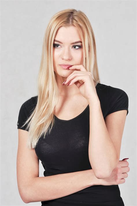 Gratis Afbeeldingen : meisje, haar-, model-, arm, schouder, bedenken ...