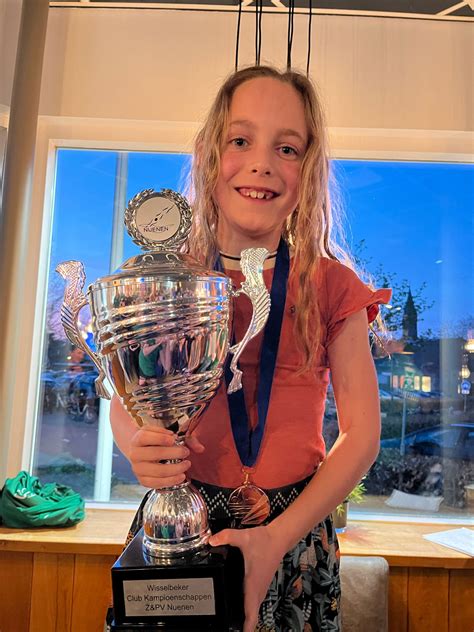 Lizzy clubkampioen van 2025! - Zwem- en Polovereniging Nuenen