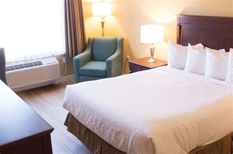 BEST WESTERN PLUS FREDERICTON HOTEL & SUITES - Updated 2022 Prices ...