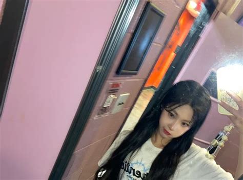 231209 tripleS Instagram & Twitter Update - Nien | kpopping