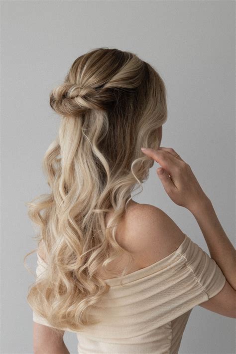 beginner easy half up half down hairstyles