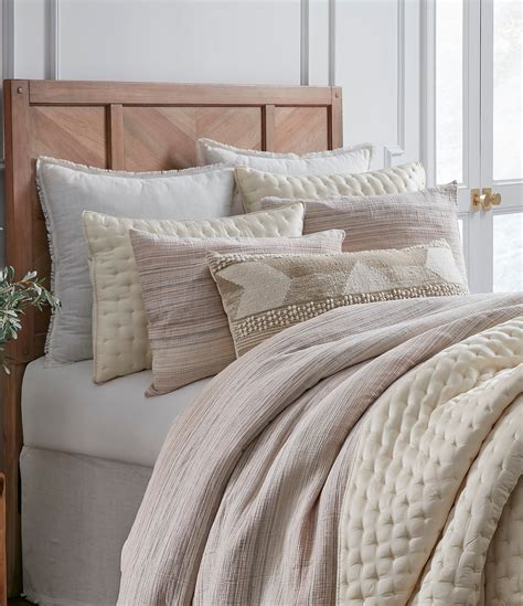 Fans are obsessed with Southern Living bedding for summer decor 13