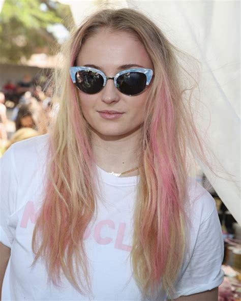 Professional colorists explain how to use rose gold hair hair dye 32