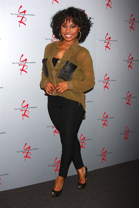 LOS ANGELES - FEB 27 - Angell Conwell at the Hot New Faces of the Young