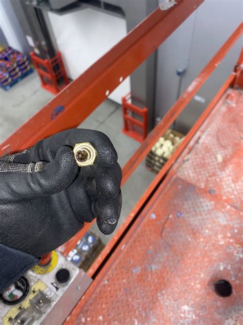 I love servicing new installs that are a month old. : r/HVAC