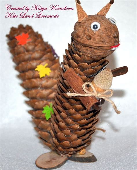 Поделки из шишек | VK | Pine cone crafts, Pine cone decorations, Pine ...