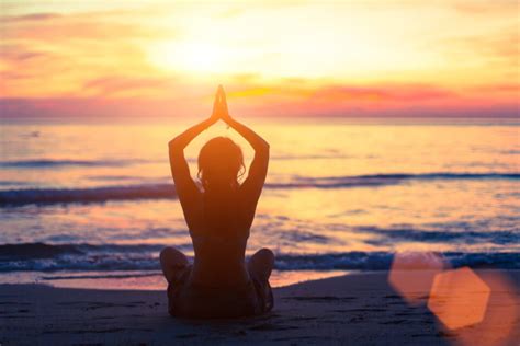 Sivananda Yoga: what to know - WeMystic