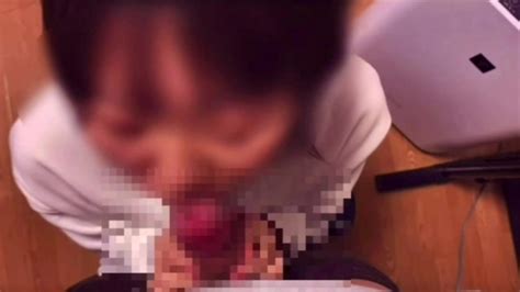 新入社員がオフィスの端でバレないようにフェラ責め！？仕事中にエロい舌お精 OL め 手コキ 口内射 かわ稿 個人撮影 素人 日本人 えむゆみ ...