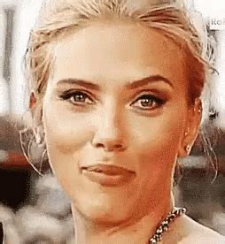 Uau GIF - Scarlett Johansson Wow Woah - Discover & Share GIFs