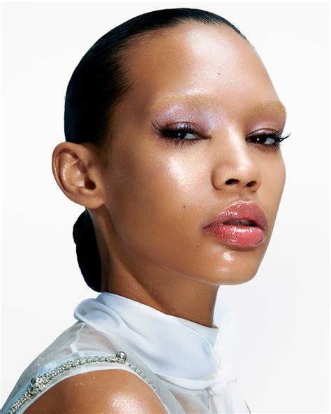 4 Y2K-Inspired Holiday Makeup Looks From Marcelo Gutierrez | Makeup