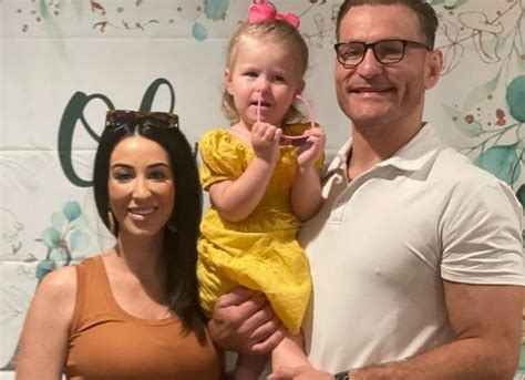 Ryan Marie Carney (Stipe Miocic's Wife) Bio, Age, Height, Weight ...