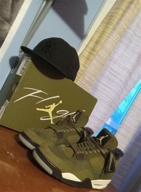 Jordan 4 craft olive : r/Jordans