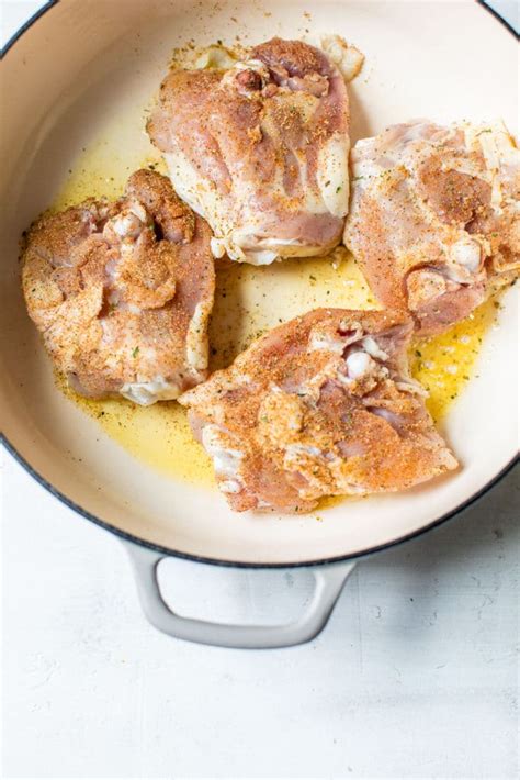 how long to pan sear chicken thighs