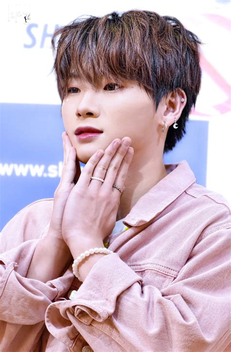 재현 왜 이러는 거임...? - 인스티즈(instiz) 인티포털 카테고리