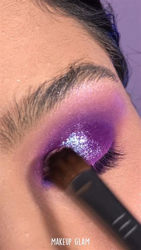 Eyeshadow purple | Lilac eye makeup, Purple makeup, Shimmer eye makeup