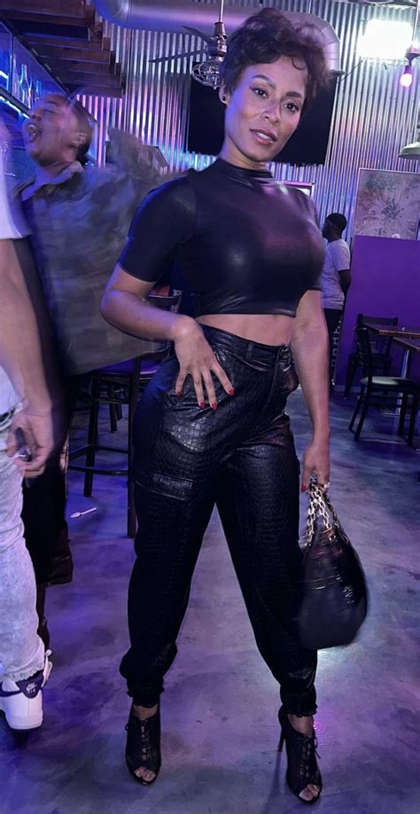 Kristal Marshall's feet