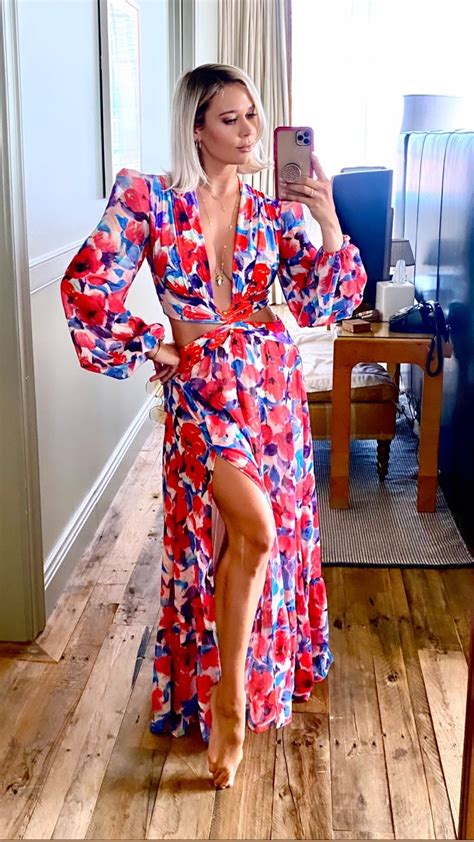 Lauren Compton's feet