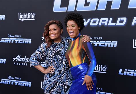 Yvette Nicole Brown Twitter