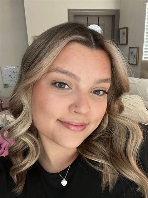 Ellie Smith – Medium