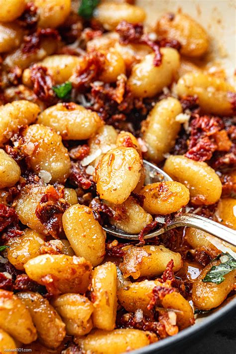 Gnocchi Recipe with Sun Dried Tomatoes — Eatwell101
