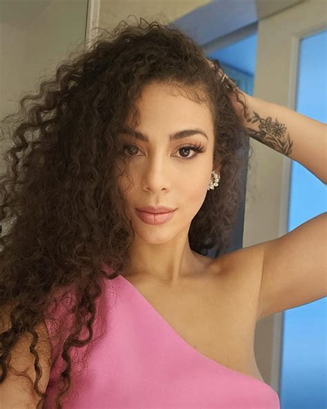 Hot Samantha Irvin Photos - PWPIX.net