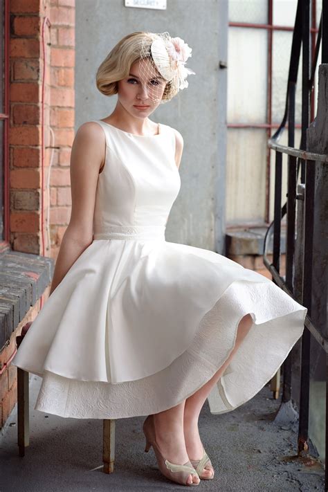 20 Cool Short Wedding Dresses - MagMent