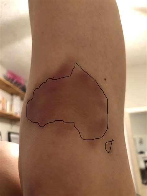 The bruise below my knee is shaped like Australia : r/mildlyinteresting