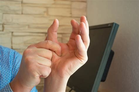 Thumb Twitching: Causes and Quick Remedies