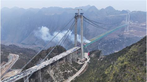 World’s Highest Bridge In China Cuts Travel Time from 1 Hour to Just 1