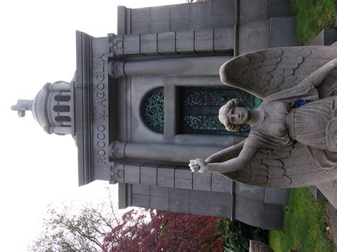 A Complete Visitor Guide to Brooklyn’s Historic Green-Wood Cemetery 9