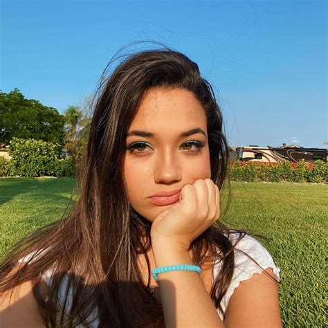 What Sofia Gomez's Leak Teaches Us About the Dangers of Fame - ae8r7l8