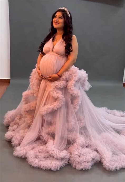 pin  srishti kundra  maternity style babies maternity dresses