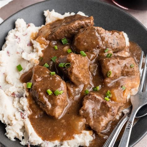 Beef Tips And Gravy - 40 Aprons