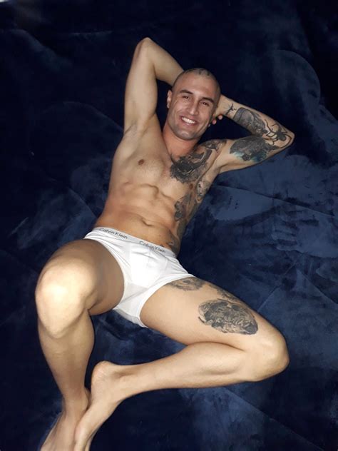 Allan Guerra Gomes's feet
