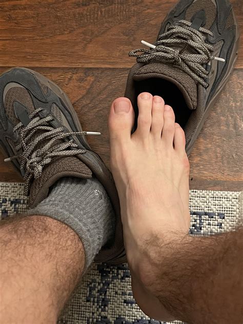Would you suck my toes? : r/Male_Feet