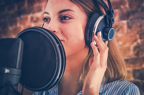 6 Reasons for Voice Over Services - Top Quality Voice-Over