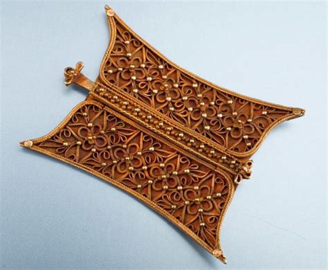 Aceh, collar pin, suasa (gold alloy), brass, 6.3 x 4.3 x 1.2 cm, before ...