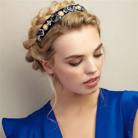10 Best and Easy Headband Hairstyles - Trending - That Grateful Soul