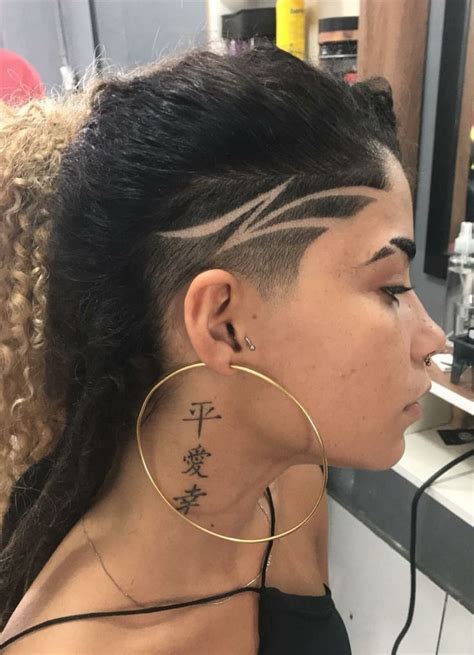 Cabelo Raspado Do Lado Com Risco Feminino - Cabelo rapado de lado | Cabelo raspado na nuca, Undercut feminino ...