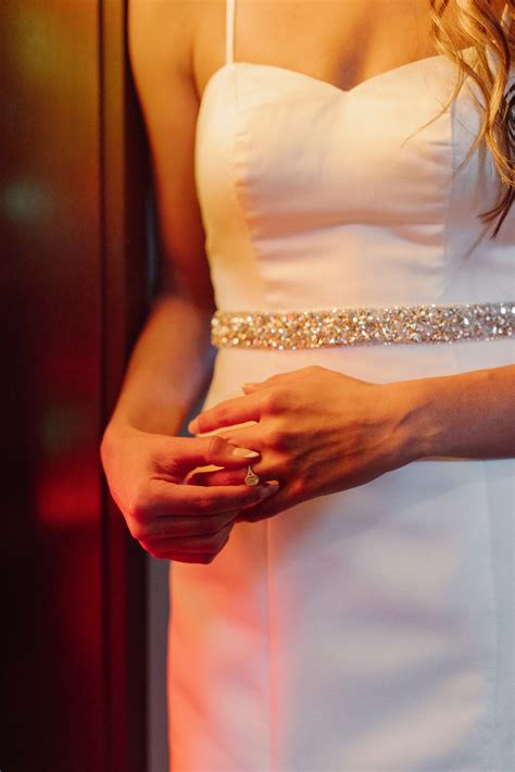 Spring Illinois Wedding | Leanne + Brady - kelsrenee.com