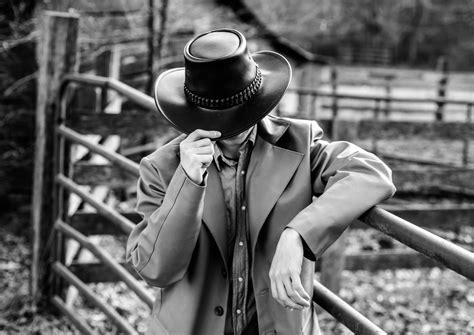 The Best Props to Bring to a Photoshoot - Olivia Paige Photography