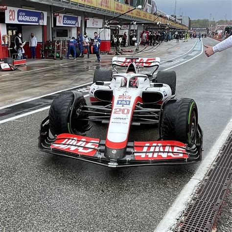 Haas F1 Team on Twitter: "The guys using the laps to the grid to check