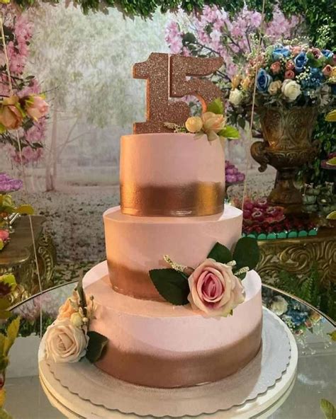 Bolo De Quinze Anos Rosa E Dourado - Bolo de 15 Anos: +60 Fotos de modelos para uma ocasião especial ...