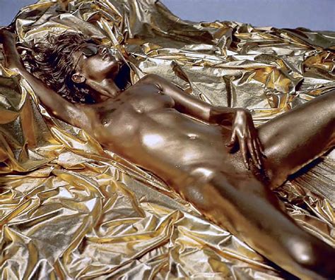 Naked Sandra Bernhard. Added 11/22/2017 by Manuros72