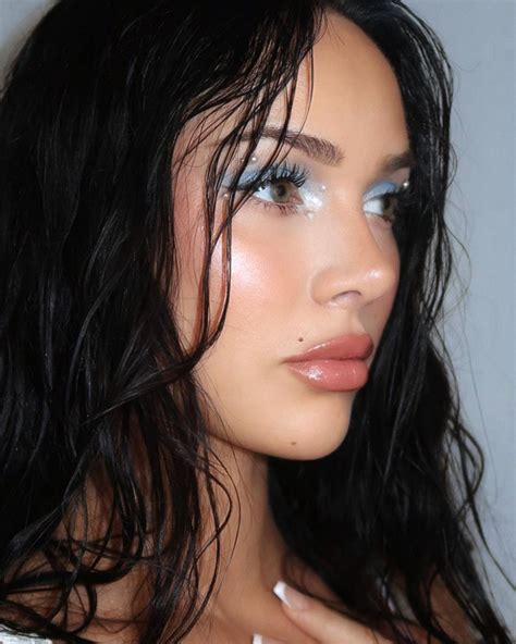 Genelle Seldon | 𝒹𝒾𝒻𝒻𝑒𝓇𝑒𝓃𝓉 𝓂𝒶𝓀𝑒𝓊𝓅, 𝒹𝒾𝒻𝒻𝑒𝓇𝑒𝓃𝓉 𝓂𝑜𝑜𝒹 👿 | Instagram