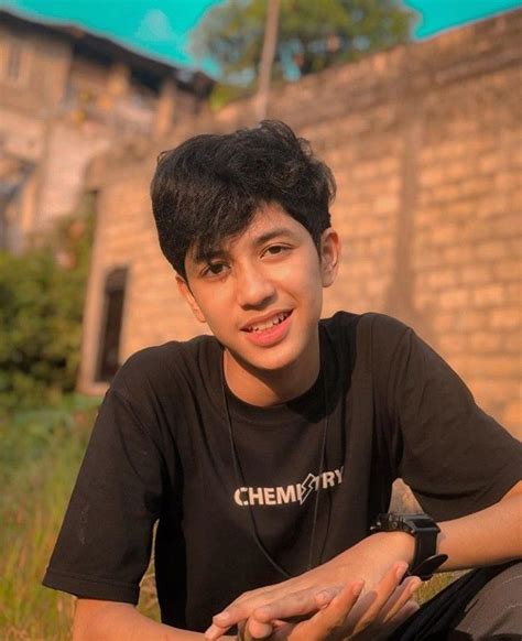 pap cowok ganteng indonesia malamkukepanasan