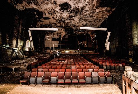 Abandoned Theater : r/AbandonedPorn