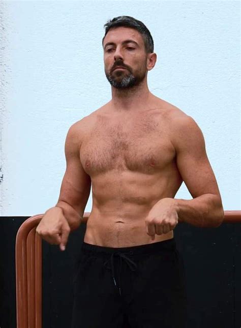 Wrist rotation - Exercise level beginner