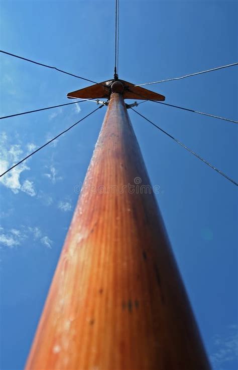 Mast Picture. Image: 1897721